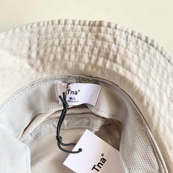 Aritzia TNA Logo Bucket Hat - Picture 5 of 5